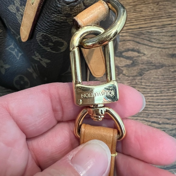 Louis Vuitton Turenne MM in Monogram canvas - Picture 5 of 8